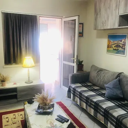 Lovely Cozzy Flat * Тирана