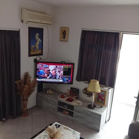 Apartment Check In & Chill Tirana