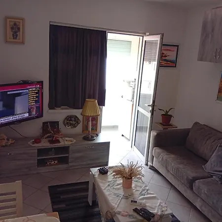 Lovely Cozzy Flat Апартаменты Тирана