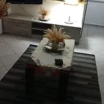 Check In & Chill Apartment *