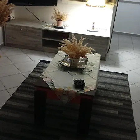 Check In & Chill Apartment *