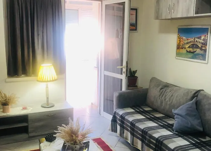 Check In & Chill Inn * Tirana